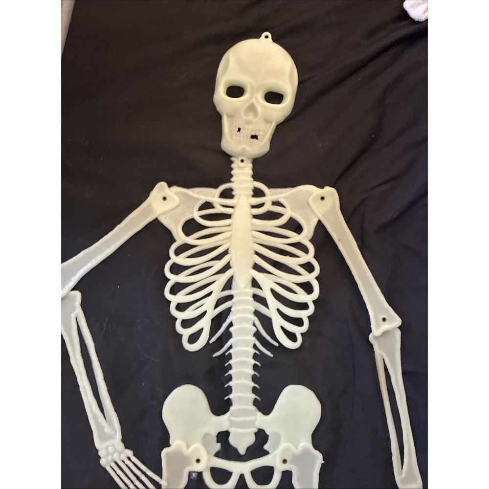 Vintage 60in Glow In The Dark Plastic Jointed Skeleton Halloween Decor 1990